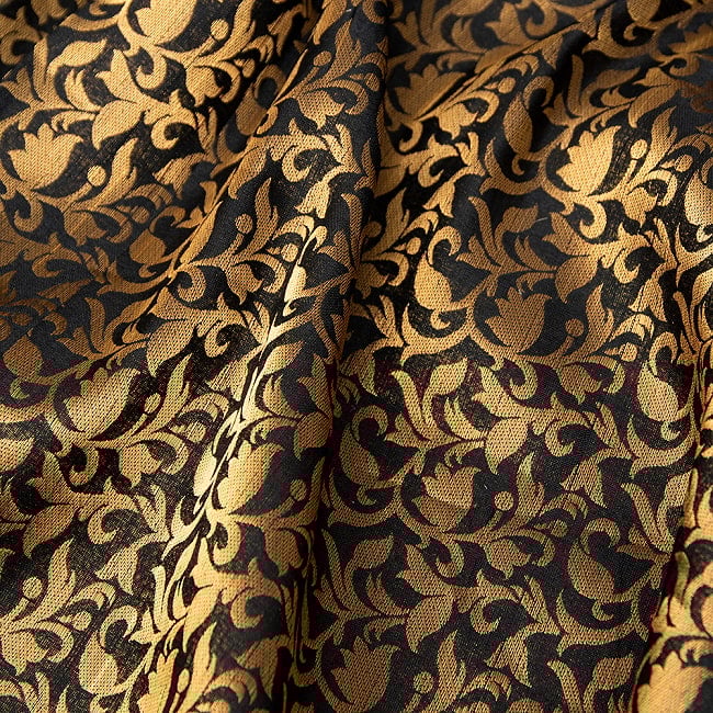 【3個セット】〔1m単位切り売り〕インドの伝統模様布 〔幅約110cm〕 5 - 近くでみてました。