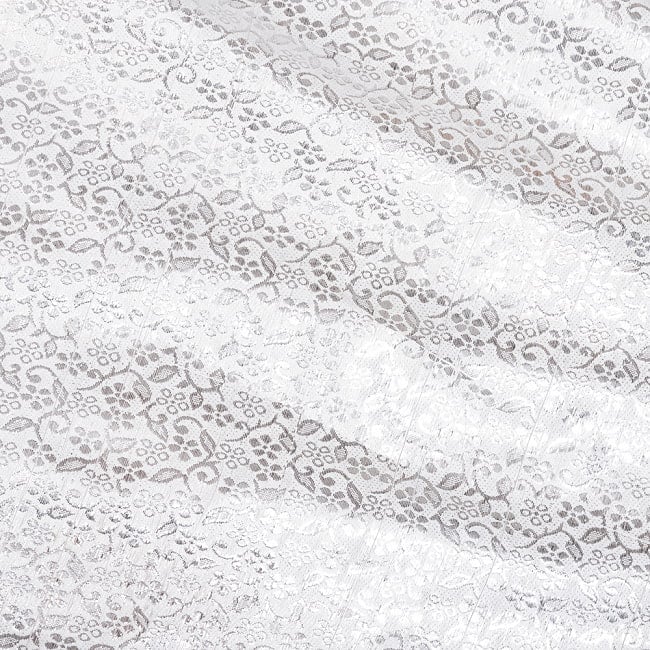 【3個セット】〔1m単位切り売り〕インドの伝統模様布　光沢感のあるブロケード生地〔約101cm〕ホワイト系 5 - 生地の拡大写真です