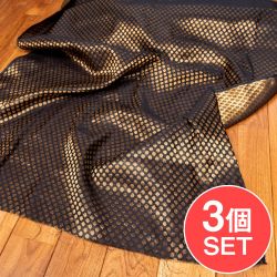 【3個セット】〔1m単位切り売り〕インドの伝統模様布　光沢感のあるブロケード生地に　美しい金糸の紋織　小花柄〔幅約109cm〕の商品写真