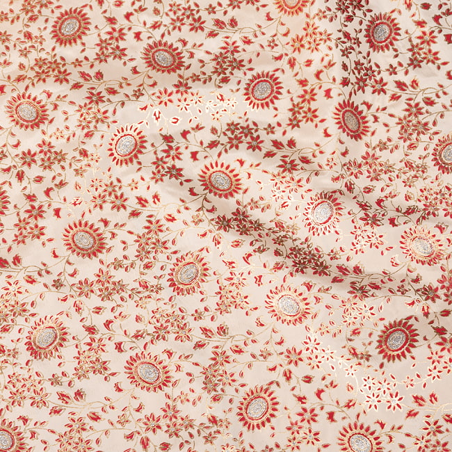 【3個セット】〔1m単位切り売り〕インドの伝統模様布〔約109cm〕クリーム×赤×金系 5 - 生地の拡大写真です