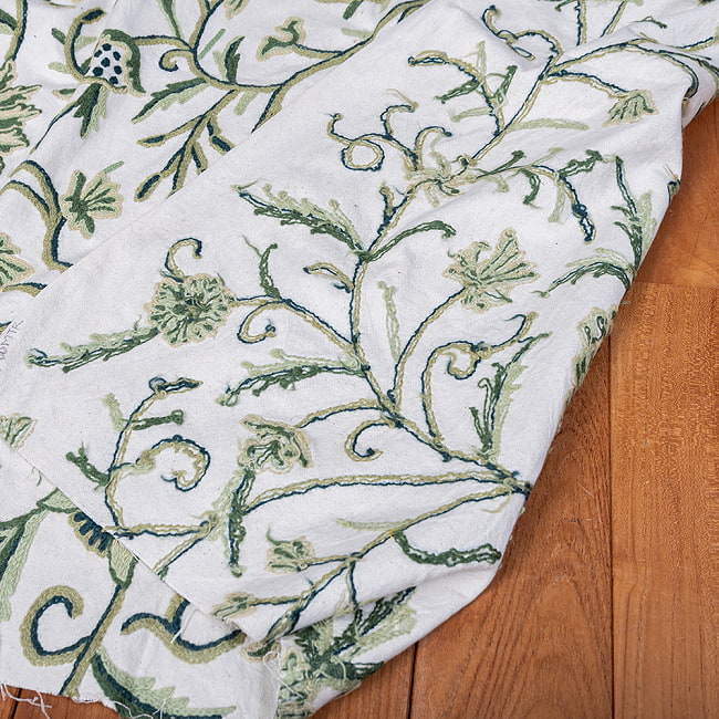 【3個セット】〔1m単位切り売り〕カシミールの職人手作り　アーリ刺繍生地　ウール刺繍糸による贅沢な刺繍〔約127cm〕 8 - 裏面はこの様になっています