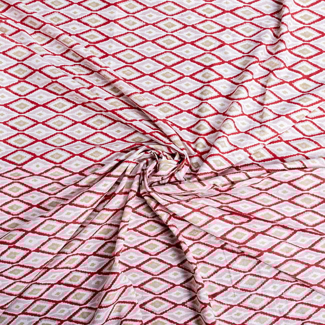 【3個セット】〔1m単位切り売り〕ジャイプル　職人手作り　　インド伝統の木版染め更紗マルチクロス〔幅約111cm〕 - イカット風ウッドプリント生地 6 - 生地の拡大写真です