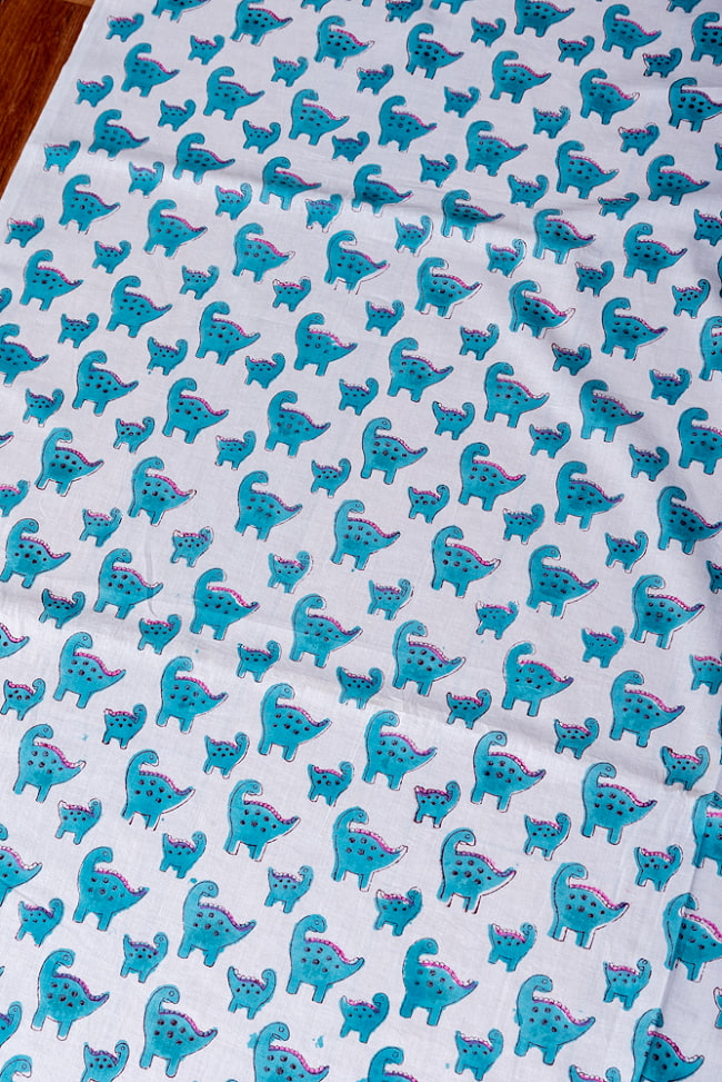 【3個セット】〔1m単位切り売り〕ジャイプル　職人手作り　　インド伝統の木版染め更紗マルチクロス〔幅約114cm〕 - インドの恐竜家族さん 4 - 1mの長さごとにご購入いただけます。