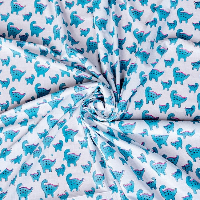 【3個セット】〔1m単位切り売り〕ジャイプル　職人手作り　　インド伝統の木版染め更紗マルチクロス〔幅約114cm〕 - インドの恐竜家族さん 6 - 生地の拡大写真です