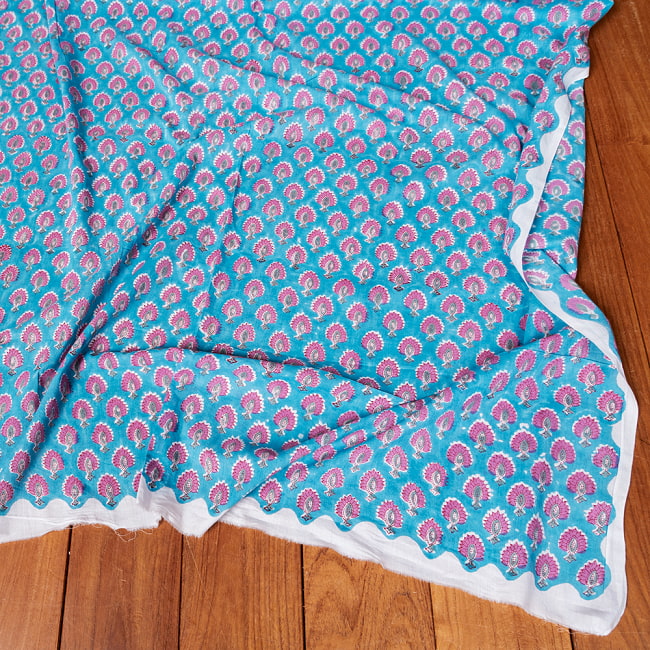 【3個セット】〔1m単位切り売り〕ジャイプル　職人手作り木版染め　色彩美しいボタニカルデザイン　おしゃれ　生地　花柄　テーブルクロス　刺繍素材などへ〔幅約108cm〕 - ピーコックブルー系 6 - 生地の拡大写真です