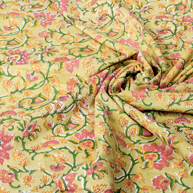 【3個セット】〔1m単位切り売り〕ジャイプル　職人手作り木版染め　色彩美しいボタニカルデザイン　おしゃれ　生地　花柄　テーブルクロス　刺繍素材などへ〔幅約110cm〕 - 黄緑系 7 - とても良い風合いです