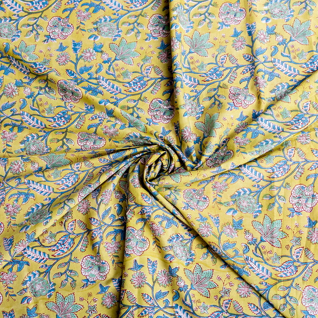 【3個セット】〔1m単位切り売り〕ジャイプル 職人手作り木版染め 色彩美しいボタニカルデザイン おしゃれ 生地 花柄 テーブルクロス 刺繍素材などへ〔幅約111cm〕 - ウグイス系 6 - 生地の拡大写真です