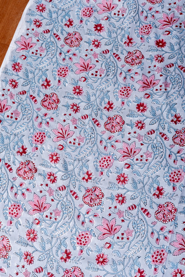 【3個セット】〔1m単位切り売り〕ジャイプル　職人手作り木版染め　色彩美しいボタニカルデザイン　おしゃれ　生地　花柄　テーブルクロス　刺繍素材などへ〔幅約111cm〕 - グレー系 4 - 1mの長さごとにご購入いただけます。