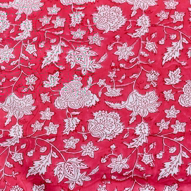 【3個セット】〔1m単位切り売り〕ジャイプル　職人手作り木版染め　色彩美しいボタニカルデザイン　おしゃれ　生地　花柄　テーブルクロス　刺繍素材などへ〔幅約111cm〕 - ピンク系 5 - インドならではの布ですね。