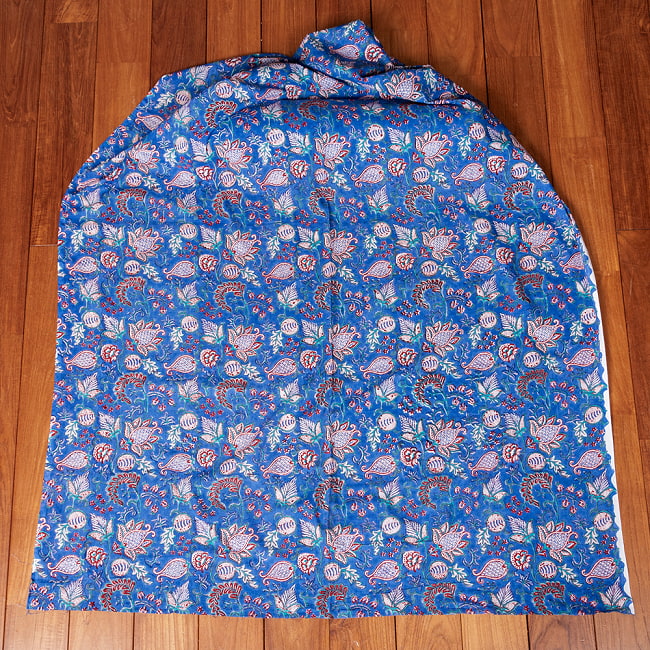 【3個セット】〔1m単位切り売り〕ジャイプル 職人手作り木版染め 色彩美しいボタニカルデザイン おしゃれ 生地 花柄 テーブルクロス 刺繍素材などへ〔幅約111cm〕 - ブルー系 3 - 生地を広げてみたところです。横幅もしっかりあります。注文個数に応じた長さにカットしてお送りいたします。