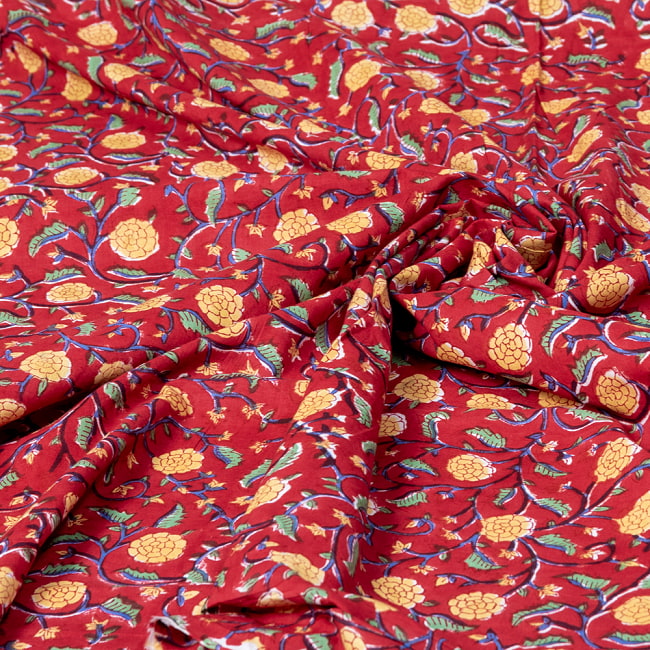 【3個セット】〔1m単位切り売り〕ジャイプル　職人手作り木版染め　色彩美しいボタニカルデザイン　おしゃれ　生地　花柄　テーブルクロス　刺繍素材などへ〔幅約111cm〕 - レッド系 7 - とても良い風合いです