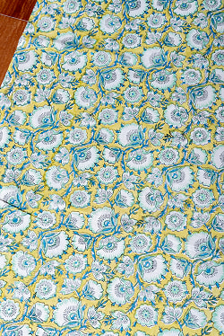 【3個セット】〔1m単位切り売り〕ジャイプル　職人手作り木版染め　色彩美しいボタニカルデザイン　おしゃれ　生地　花柄　テーブルクロス　刺繍素材などへ〔幅約113cm〕 - ウグイス系 - サブ4