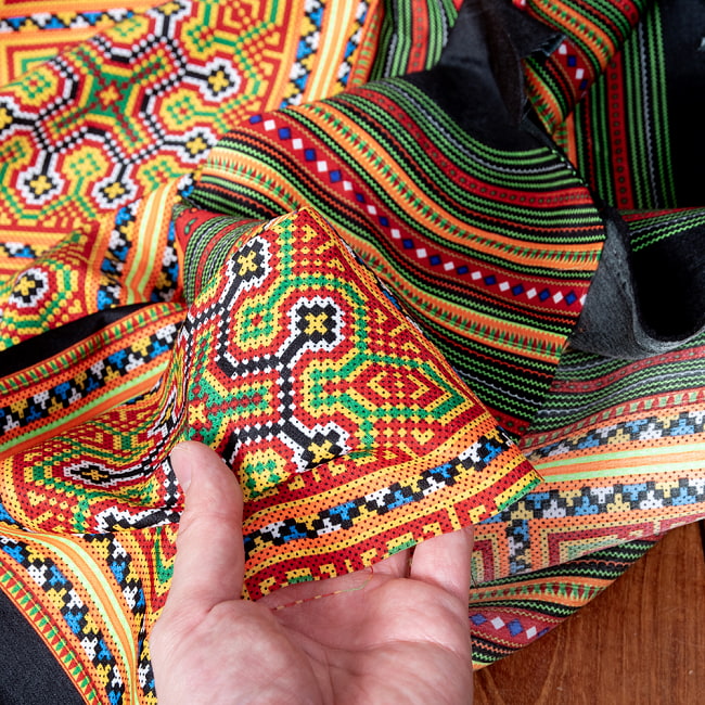 【3個セット】〔1m単位切り売り〕モン族の刺繍風プリントファブリック 生地 少数民族 フォークロア 民俗的 トライバル〔約160cm〕 8 - しっかりとした生地感です