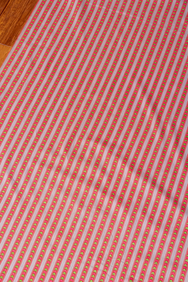 【3個セット】〔1m単位切り売り〕南インドのアローストライプ布〔幅約105cm〕 - グレー×ピンク系 4 - 1mの長さごとにご購入いただけます。