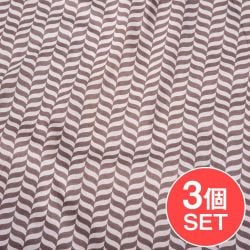 【3個セット】〔1m単位切り売り〕南インドのキャンディケインストライプ布　ヘリンボーン〔約106cm〕 - グレー×ホワイトの商品写真