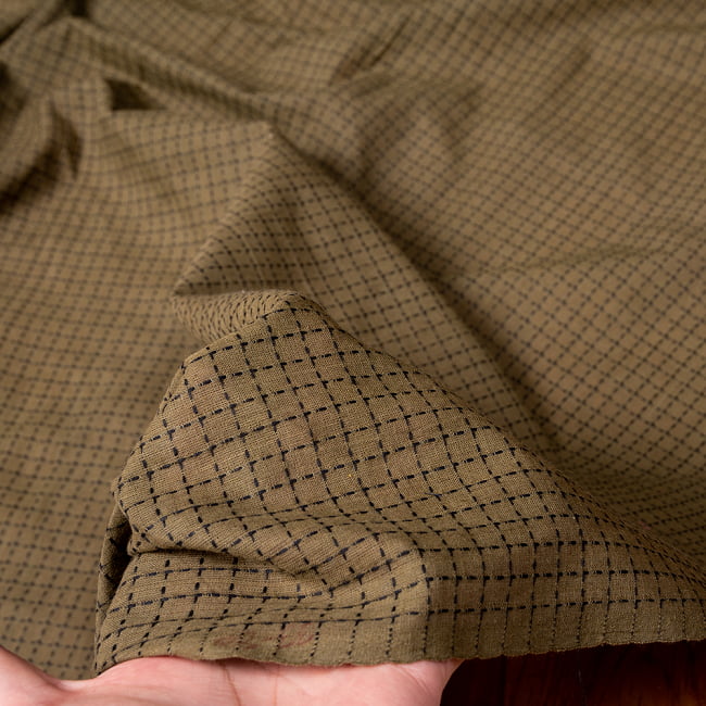 【3個セット】〔1m単位切り売り〕南インドのシンプルコットン チェック模様布〔約106cm〕 - ブラウン 7 - 生地を広げてみたところです。横幅もしっかりあります。注文個数に応じた長さにカットしてお送りいたします。