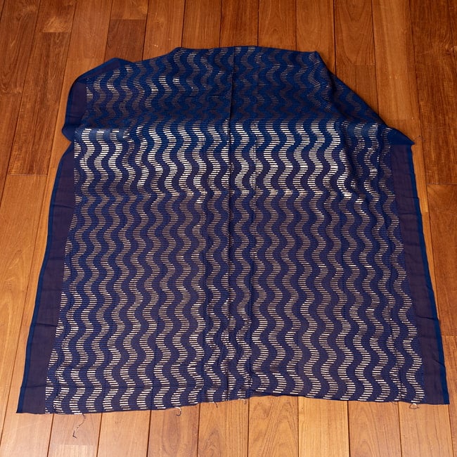 【5個セット】〔1m切単位り売り〕インドのスパンコール刺繍付き　シフォン生地布〔約106cm〕ネイビー系 3 - 全体を広げてみたところです。1mの長さごとにご購入いただけます。