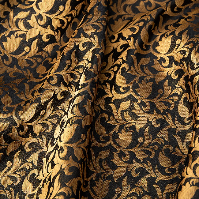 【5個セット】〔1m切単位り売り〕インドの伝統模様布 〔幅約110cm〕 5 - 近くでみてました。