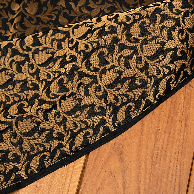 【5個セット】〔1m切単位り売り〕インドの伝統模様布 〔幅約110cm〕 9 - 端の処理の様子です。