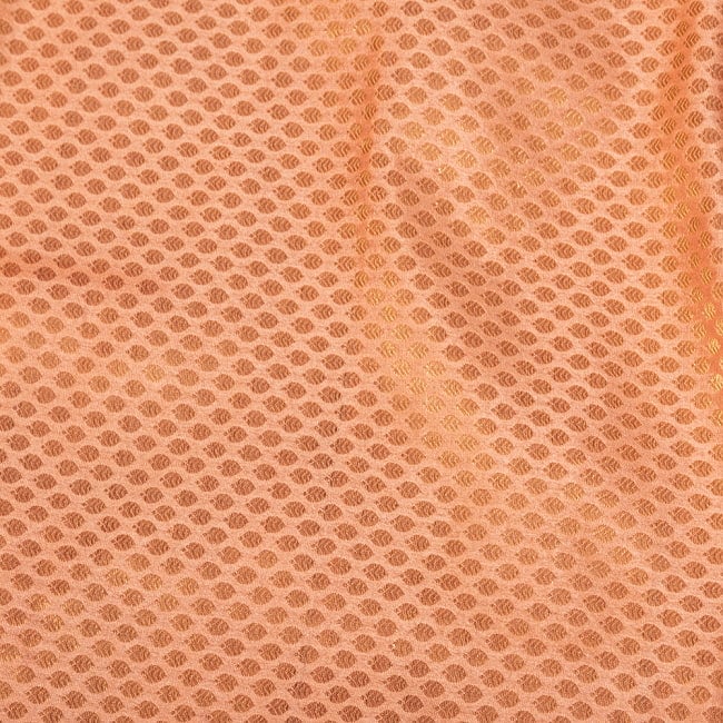 【5個セット】〔1m切単位り売り〕インドの伝統模様布　光沢感のあるブロケード生地　金糸〔約11.5cm〕薄ピンク系 5 - 生地の拡大写真です