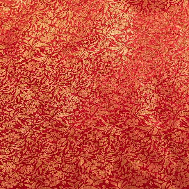 【5個セット】〔1m単位切り売り〕インドの伝統模様布 光沢感のあるブロケード生地に 美しい金糸の紋織 更紗〔幅約112cm〕 5 - 生地の拡大写真です