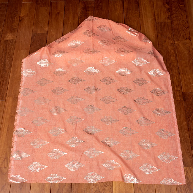 【5個セット】〔1m切単位り売り〕インドの伝統模様布〔約104cm〕 3 - 全体を広げてみたところです。1mの長さごとにご購入いただけます。