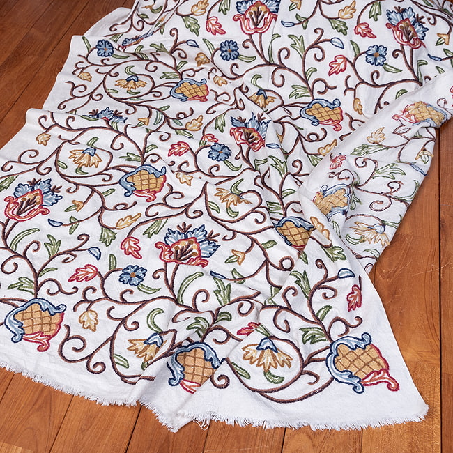 【5個セット】〔1m単位切り売り〕カシミールの職人手作り アーリ刺繍生地 ウール刺繍糸による贅沢な刺繍〔約127cm〕 2 - カシミール伝統のアーリ刺繍生地です