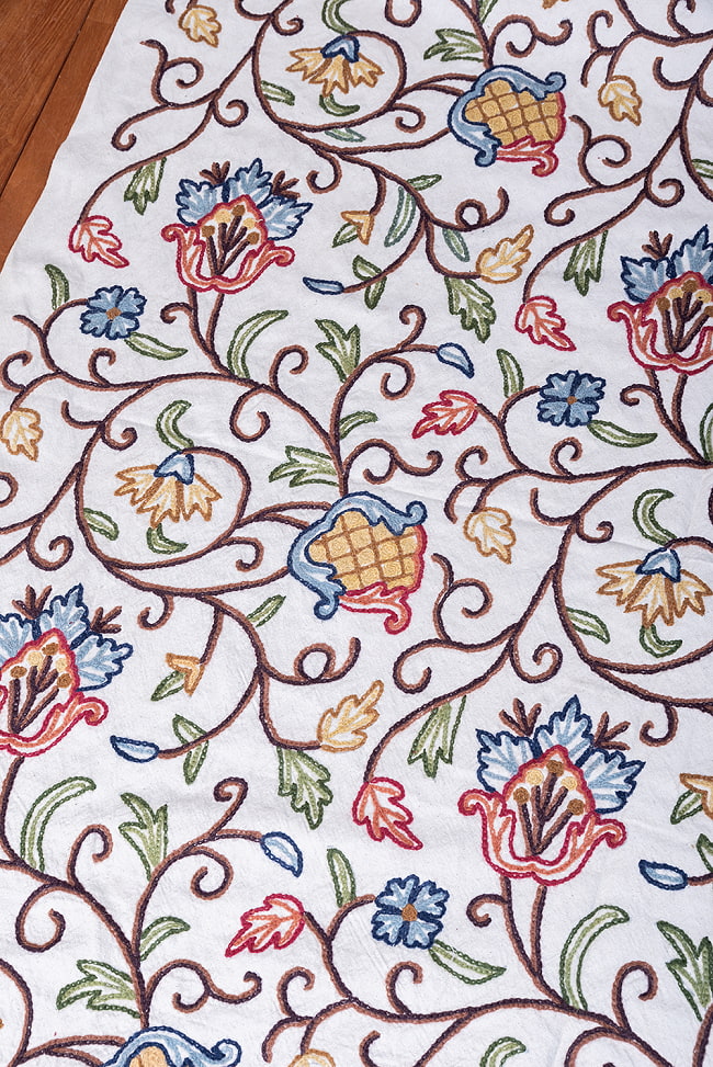 【5個セット】〔1m単位切り売り〕カシミールの職人手作り アーリ刺繍生地 ウール刺繍糸による贅沢な刺繍〔約127cm〕 4 - とても良い雰囲気