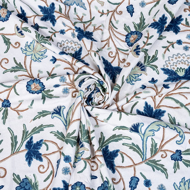 【5個セット】〔1m切単位り売り〕カシミールの職人手作り アーリ刺繍生地 ウール刺繍糸による贅沢な刺繍〔約132cm〕 6 - 良い風合いです。