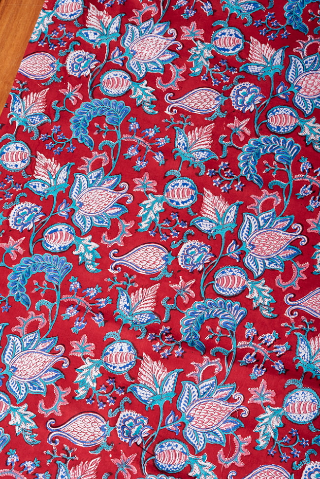 【5個セット】〔1m切単位り売り〕ジャイプル　職人手作り木版染め　色彩美しいボタニカルデザイン　おしゃれ　生地　花柄　テーブルクロス　刺繍素材などへ〔幅約107cm〕 - レッド系 4 - 1mの長さごとにご購入いただけます。