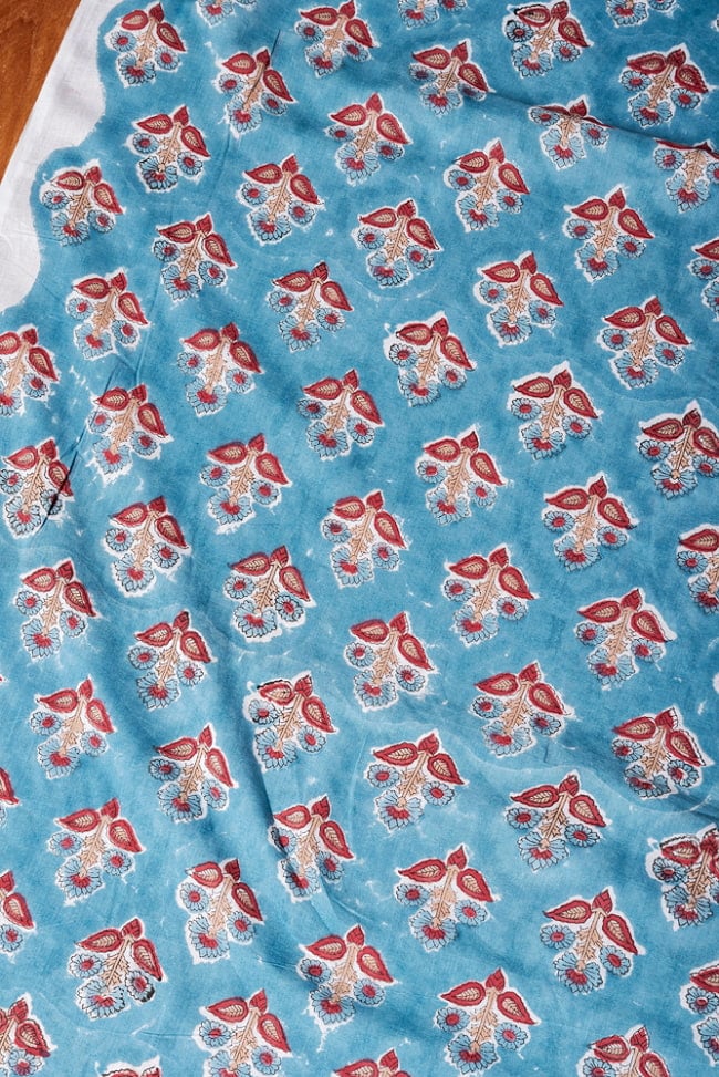 【5個セット】〔1m切単位り売り〕ジャイプル　職人手作り木版染め　色彩美しいボタニカルデザイン　おしゃれ　生地　花柄　テーブルクロス　刺繍素材などへ〔幅約108cm〕 - ティールブルー系 4 - 1mの長さごとにご購入いただけます。