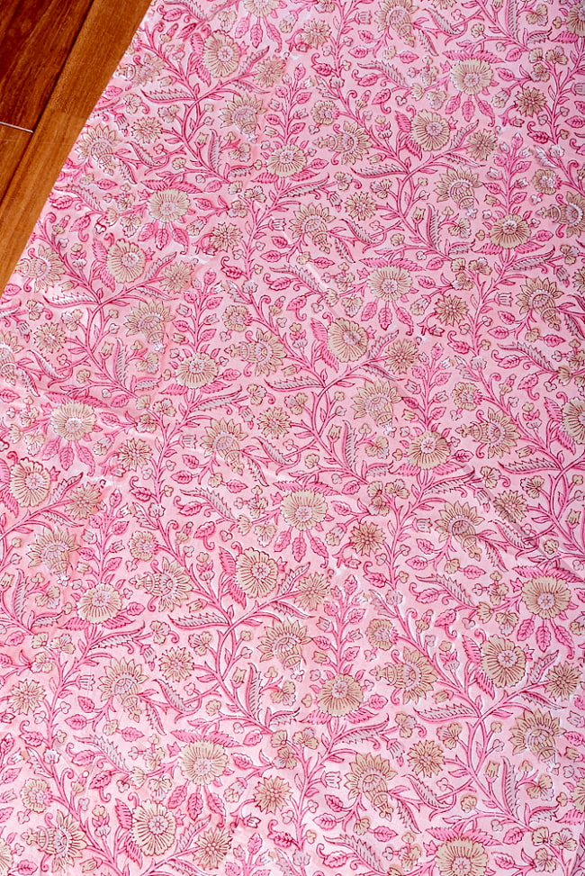 【5個セット】〔1m切単位り売り〕ジャイプル　職人手作り木版染め　色彩美しいボタニカルデザイン　おしゃれ　生地　花柄　テーブルクロス　刺繍素材などへ〔幅約109cm〕 - ピンク系 4 - 1mの長さごとにご購入いただけます。