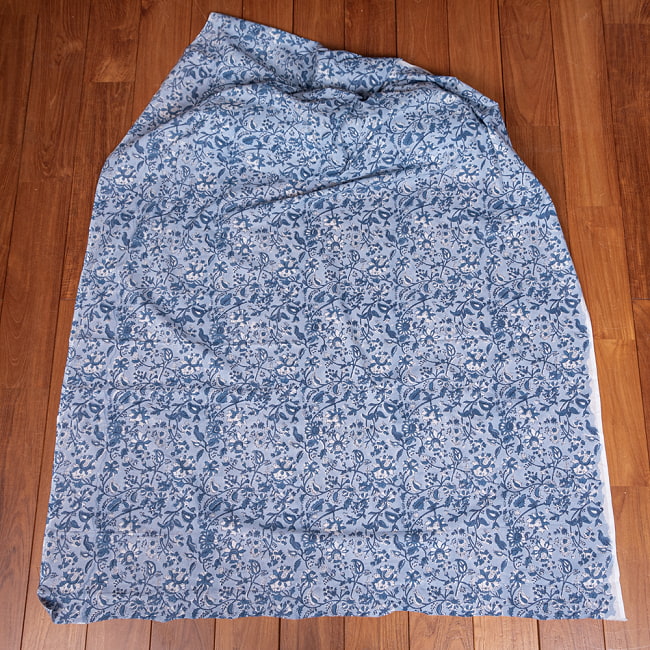 【5個セット】〔1m切単位り売り〕ジャイプル 職人手作り木版染め 色彩美しいボタニカルデザイン おしゃれ 生地 花柄 テーブルクロス 刺繍素材などへ〔幅約110cm〕 - ブルー系 3 - とても素敵な雰囲気です