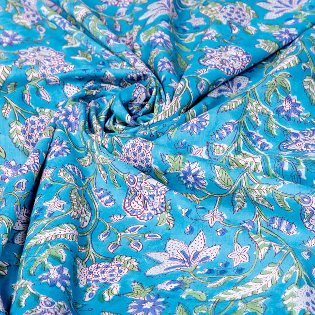 【5個セット】〔1m切単位り売り〕ジャイプル　職人手作り木版染め　色彩美しいボタニカルデザイン　おしゃれ　生地　花柄　テーブルクロス　刺繍素材などへ〔幅約110cm〕 - ブルー系 7 - とても良い風合いです