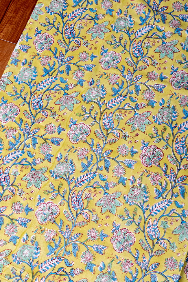 【5個セット】〔1m切単位り売り〕ジャイプル 職人手作り木版染め 色彩美しいボタニカルデザイン おしゃれ 生地 花柄 テーブルクロス 刺繍素材などへ〔幅約111cm〕 - ウグイス系 4 - 1mの長さごとにご購入いただけます。