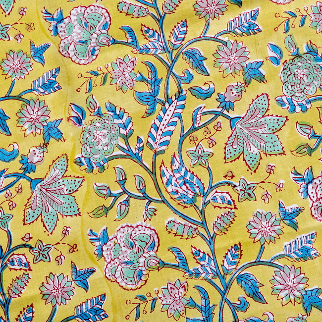 【5個セット】〔1m切単位り売り〕ジャイプル 職人手作り木版染め 色彩美しいボタニカルデザイン おしゃれ 生地 花柄 テーブルクロス 刺繍素材などへ〔幅約111cm〕 - ウグイス系 5 - インドならではの布ですね。