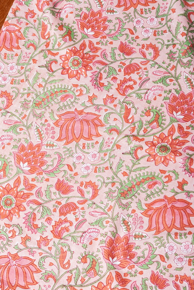 【5個セット】〔1m切単位り売り〕ジャイプル　職人手作り木版染め　色彩美しいボタニカルデザイン　おしゃれ　生地　花柄　テーブルクロス　刺繍素材などへ〔幅約111cm〕 - ピンク系 4 - 1mの長さごとにご購入いただけます。