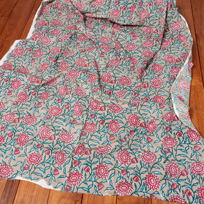 【5個セット】〔1m単位切り売り〕ジャイプル 職人手作り木版染め 色彩美しいボタニカルデザイン おしゃれ 生地 花柄 テーブルクロス 刺繍素材などへ〔幅約111cm〕 - ブラウン系 6 - 生地の拡大写真です