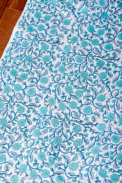 【5個セット】〔1m切単位り売り〕ジャイプル　職人手作り木版染め　色彩美しいボタニカルデザイン　おしゃれ　生地　花柄　テーブルクロス　刺繍素材などへ〔幅約111cm〕 - ブルーグリーン系 - サブ4