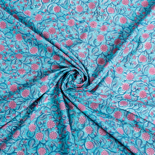 【5個セット】〔1m切単位り売り〕ジャイプル　職人手作り木版染め　色彩美しいボタニカルデザイン　おしゃれ　生地　花柄　テーブルクロス　刺繍素材などへ〔幅約111cm〕 - 青緑系 6 - 生地の拡大写真です