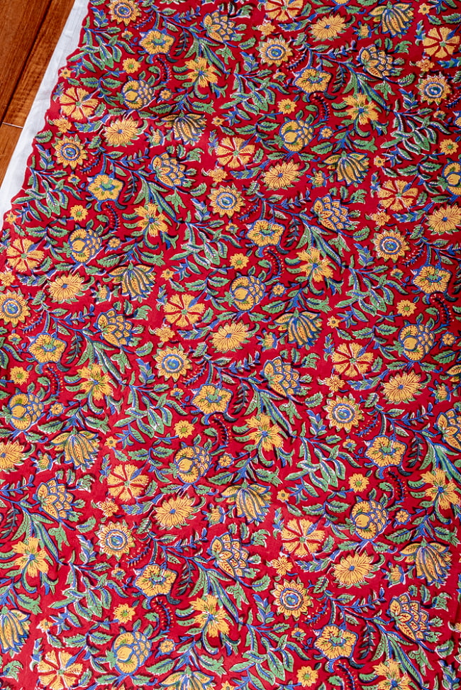 【5個セット】〔1m切単位り売り〕ジャイプル　職人手作り木版染め　色彩美しいボタニカルデザイン　おしゃれ　生地　花柄　テーブルクロス　刺繍素材などへ〔幅約112cm〕 - レッド系 4 - 1mの長さごとにご購入いただけます。