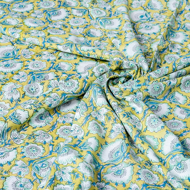 【5個セット】〔1m切単位り売り〕ジャイプル　職人手作り木版染め　色彩美しいボタニカルデザイン　おしゃれ　生地　花柄　テーブルクロス　刺繍素材などへ〔幅約113cm〕 - ウグイス系 7 - とても良い風合いです