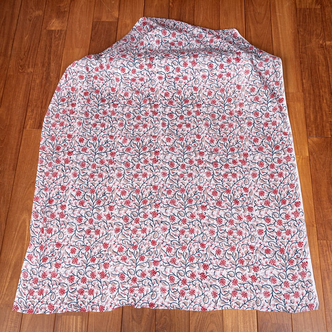 【5個セット】〔1m切単位り売り〕ジャイプル　職人手作り木版染め　色彩美しいボタニカルデザイン　おしゃれ　生地　花柄　テーブルクロス　刺繍素材などへ〔約110cm〕 - ホワイト・ピンク系 3 - とても素敵な雰囲気です