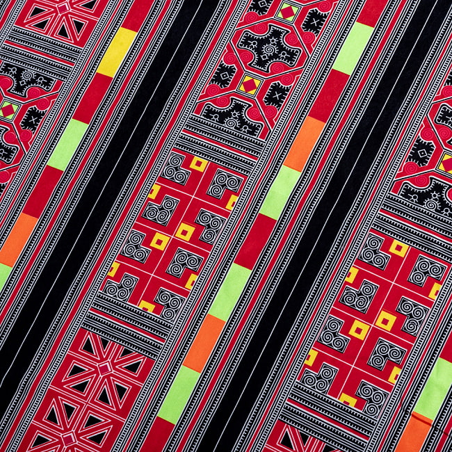 【5個セット】〔1m切単位り売り〕モン族の刺繍風プリントファブリック　生地　少数民族　フォークロア　民俗的　トライバル〔約162cm〕 5 - 拡大写真です