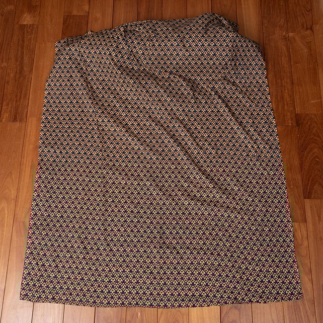 【5個セット】〔1m切単位り売り〕伝統息づく南インドから　昔ながらの更紗模様布〔約109cm〕ブルー×レッド系 3 - 全体を広げてみたところです。1mの長さごとにご購入いただけます。