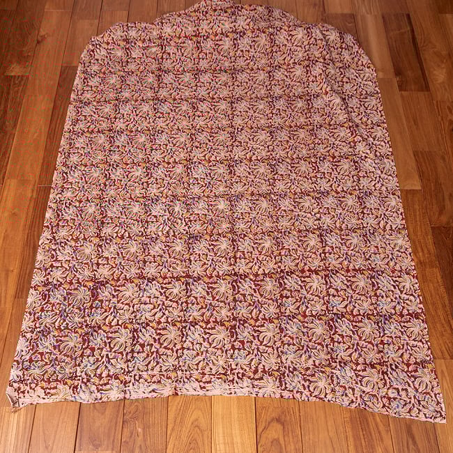 【5個セット】〔1m切単位り売り〕伝統息づく南インドから　昔ながらの木版染め更紗模様布 - 赤系〔横幅:約121cm〕 4 - 全体を広げてみたところです。1mの長さごとにご購入いただけます。