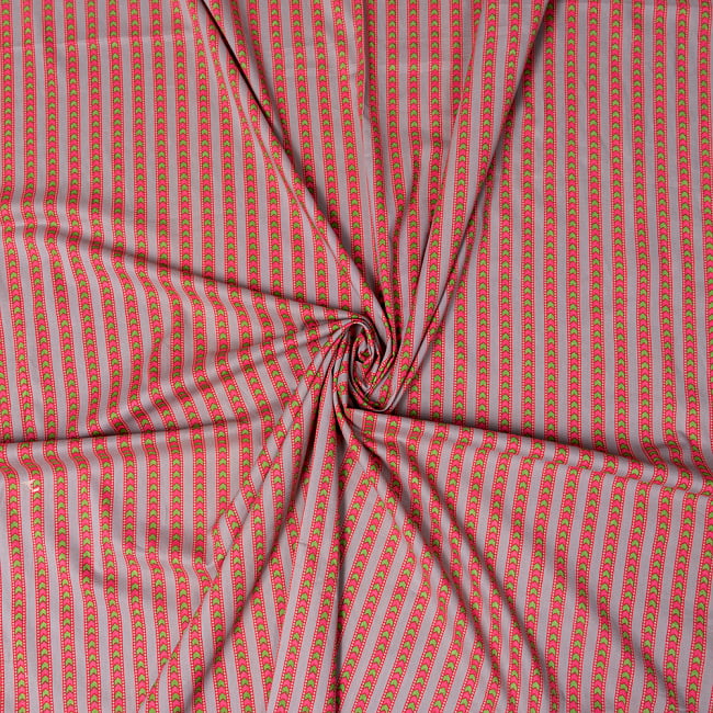 【5個セット】〔1m切単位り売り〕南インドのアローストライプ布〔幅約105cm〕 - グレー×ピンク系 5 - インドならではの布ですね。