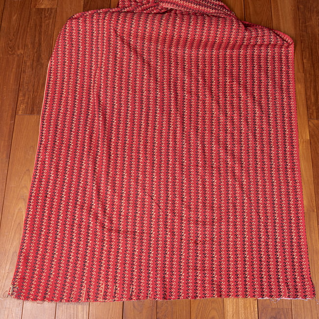 【5個セット】〔1m切単位り売り〕南インドのビーンズ・パターン布〔幅約109cm〕 - ピンク系 3 - 生地全体を広げてみたところです。1個あたり1mとして、ご注文個数に応じた長さにカットしてお送りいたします。