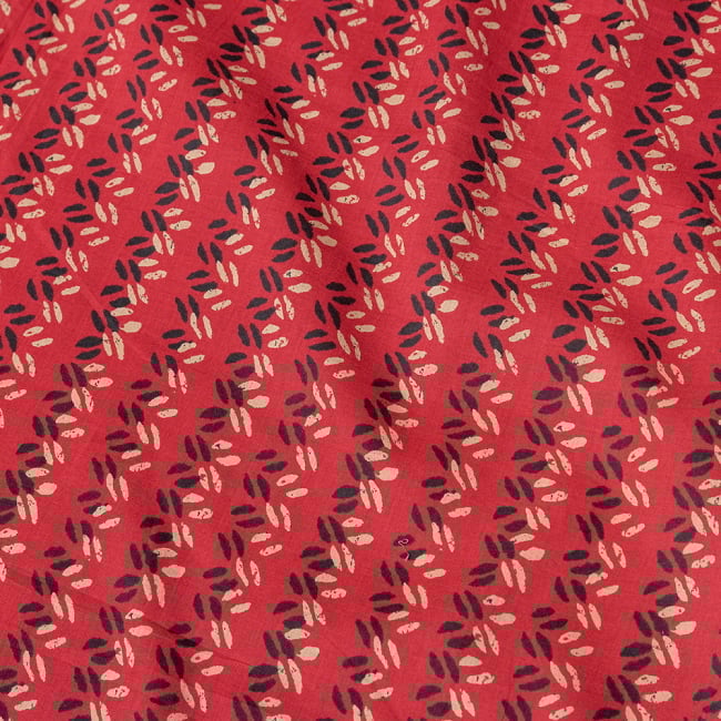 【5個セット】〔1m切単位り売り〕南インドのビーンズ・パターン布〔幅約109cm〕 - ピンク系 5 - インドならではの布ですね。