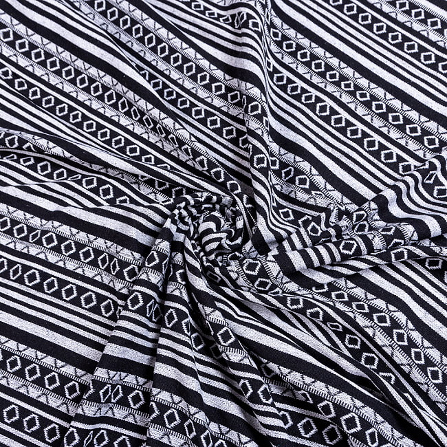 【3個セット】〔50cm切り売り〕ネパール伝統のコットン織り生地　厚手〔幅約151cm〕 5 - 厚みも十分あるしっかりとした生地です